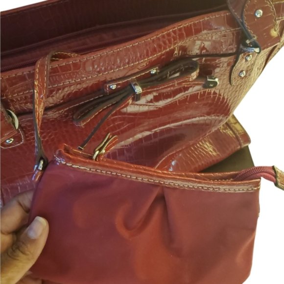 Liz Claiborne Red Tote Bag in Alligator Pattern - Picture 7 of 9